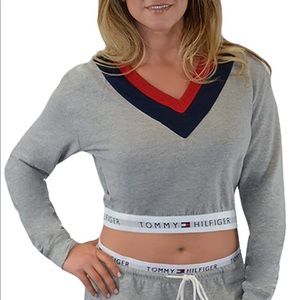 Tommy Hilfiger crop sweater